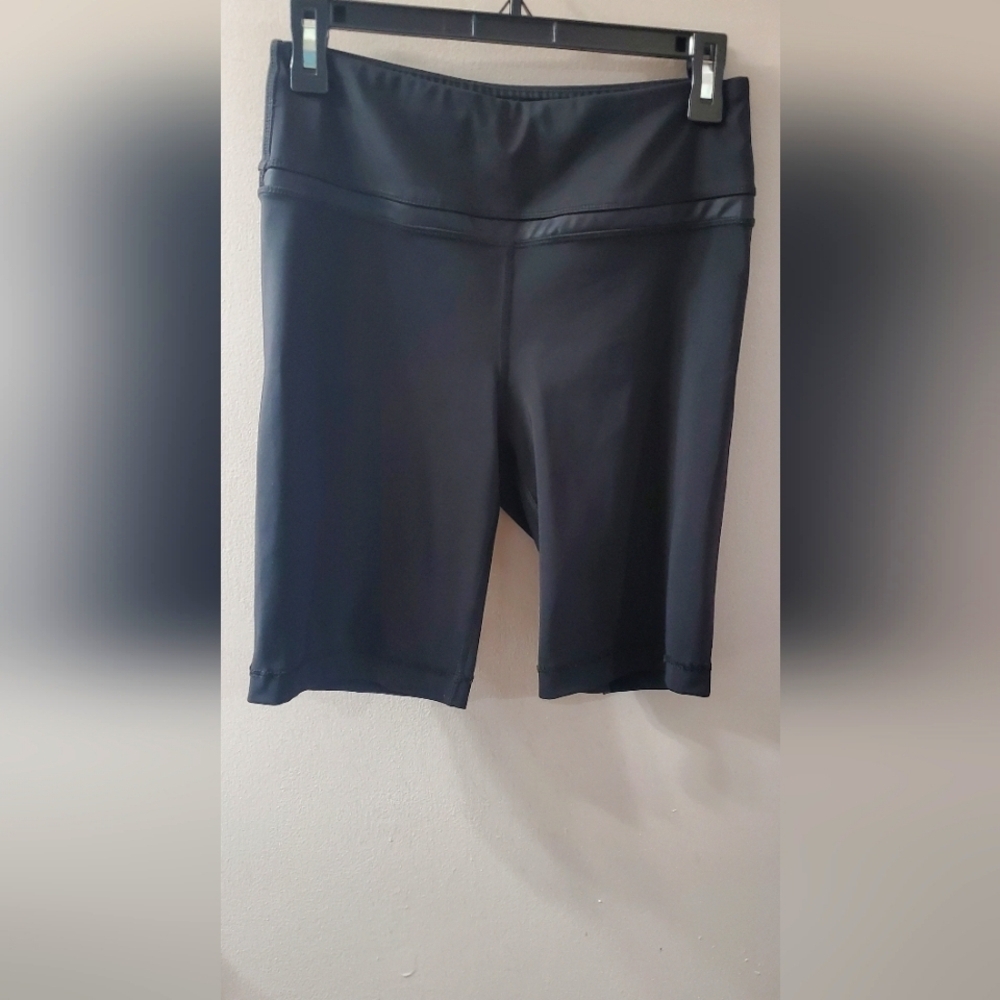Bootyful Women's Black Workout Shorts. Sz M
